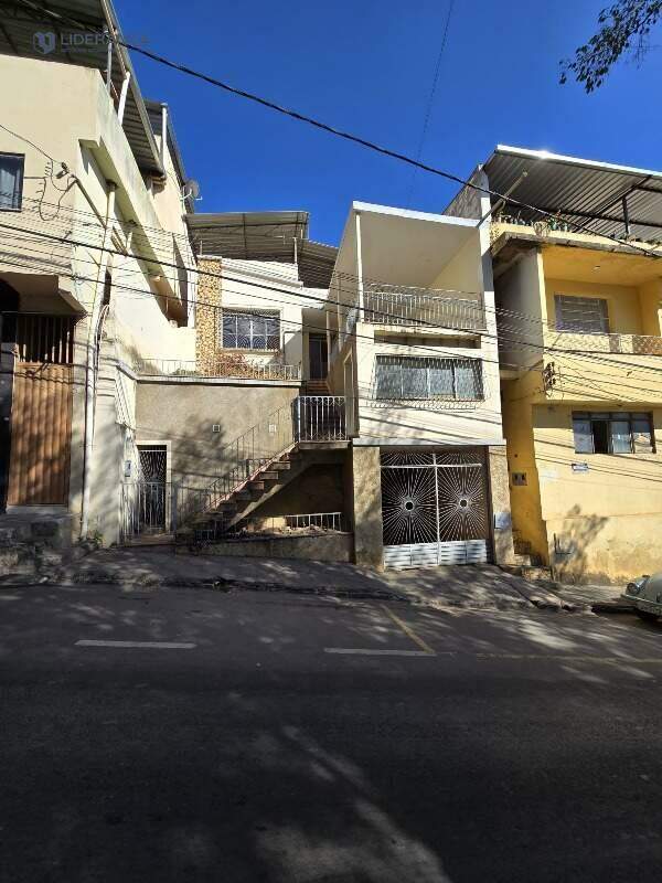casa à venda no Centro: 