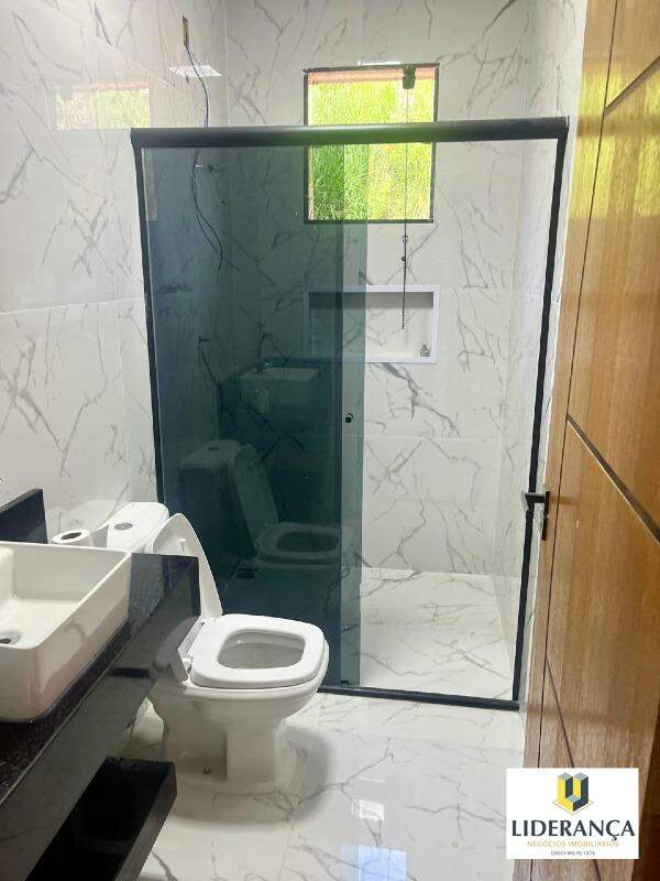 casa geminada à venda no CENTRO: 