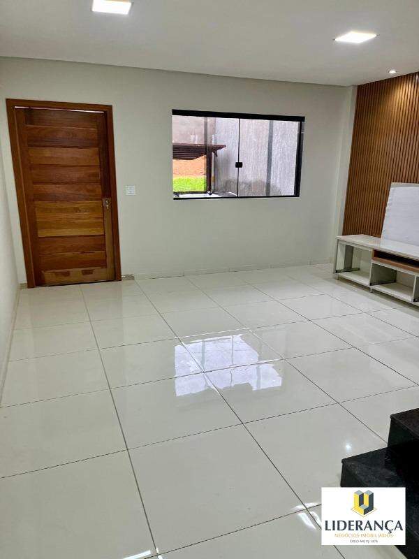 casa geminada à venda no CENTRO: 