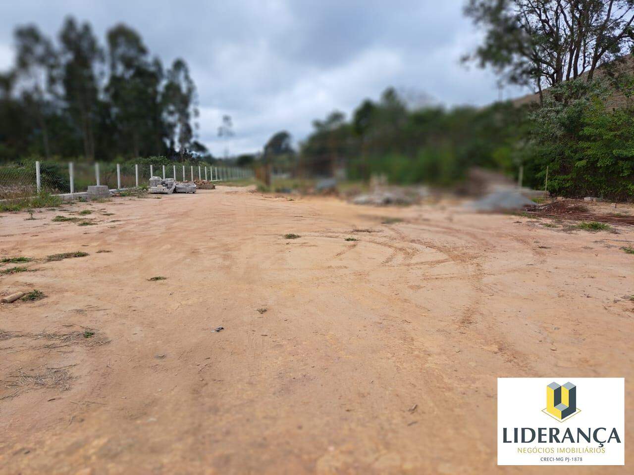 lote em condomínio à venda no Condomínio Residencial Lagoas da Serra: 