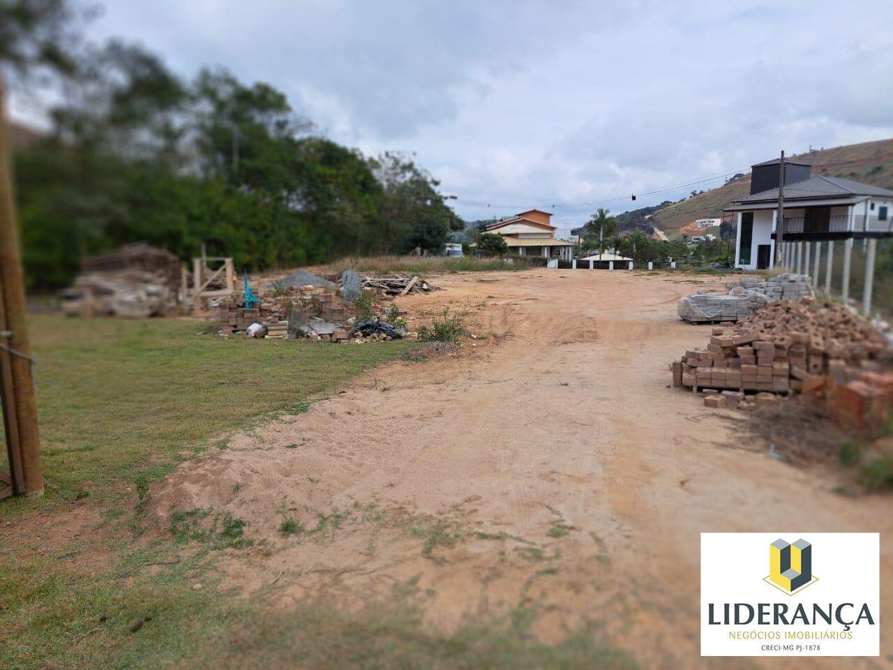 lote em condomínio à venda no Condomínio Residencial Lagoas da Serra: 