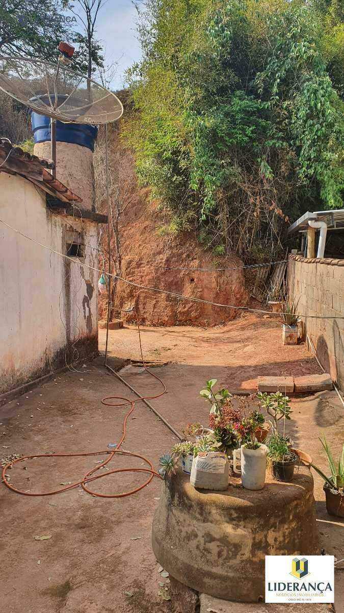 casa à venda no DIST.SANTA EFIGENIA: 