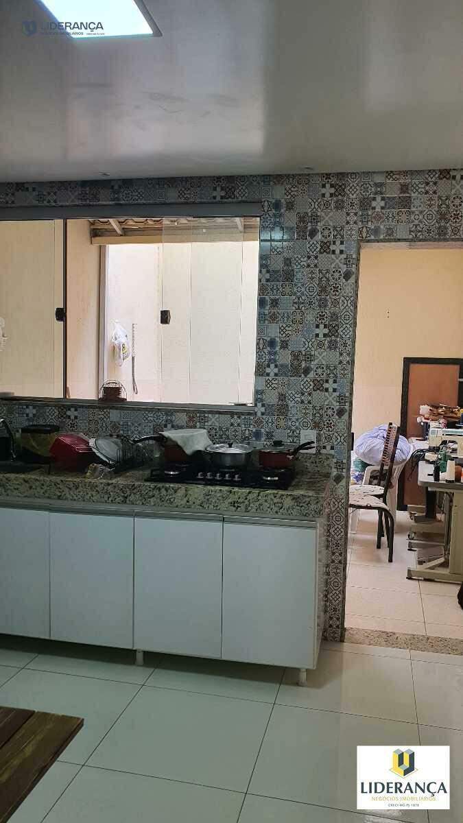 casa geminada à venda no Esplanada: 