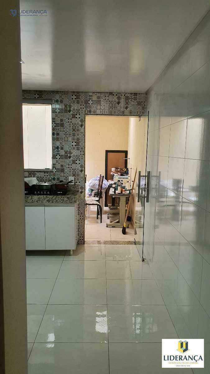 casa geminada à venda no Esplanada: 