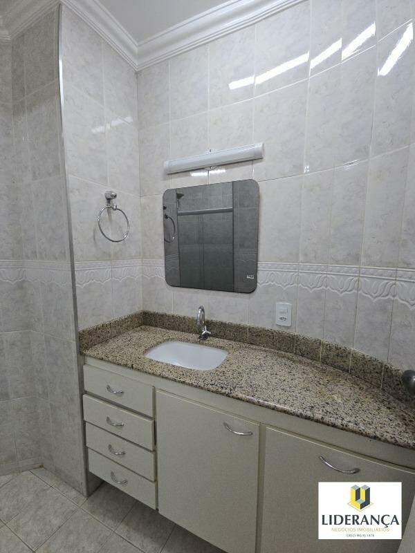 casa à venda no Dário Grossi: 