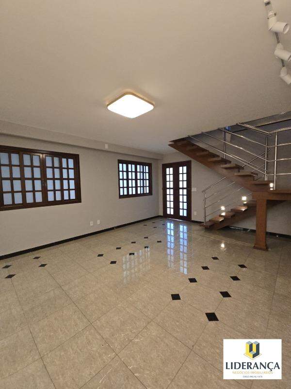 casa à venda no Dário Grossi: 