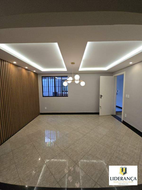 casa à venda no Dário Grossi: 