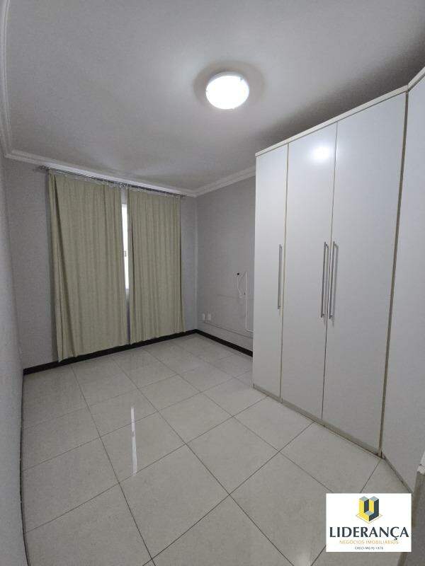casa à venda no Dário Grossi: 