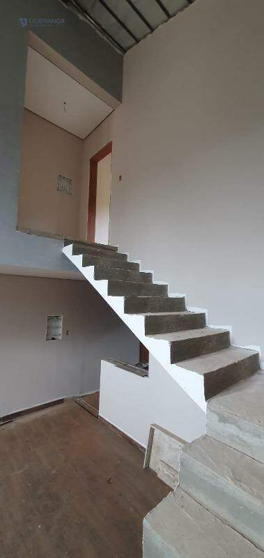 casa à venda no Dário Grossi: 
