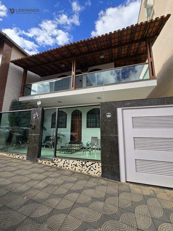 casa à venda no Centro: 