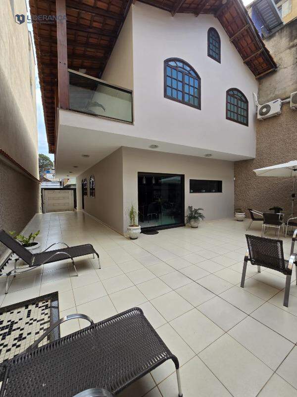 casa à venda no Centro: 