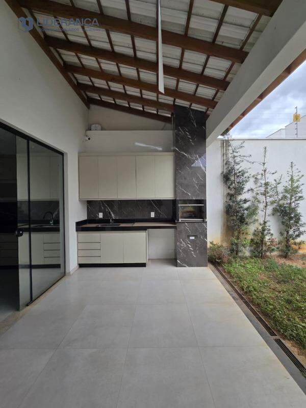casa geminada à venda no Moacir Maria: 