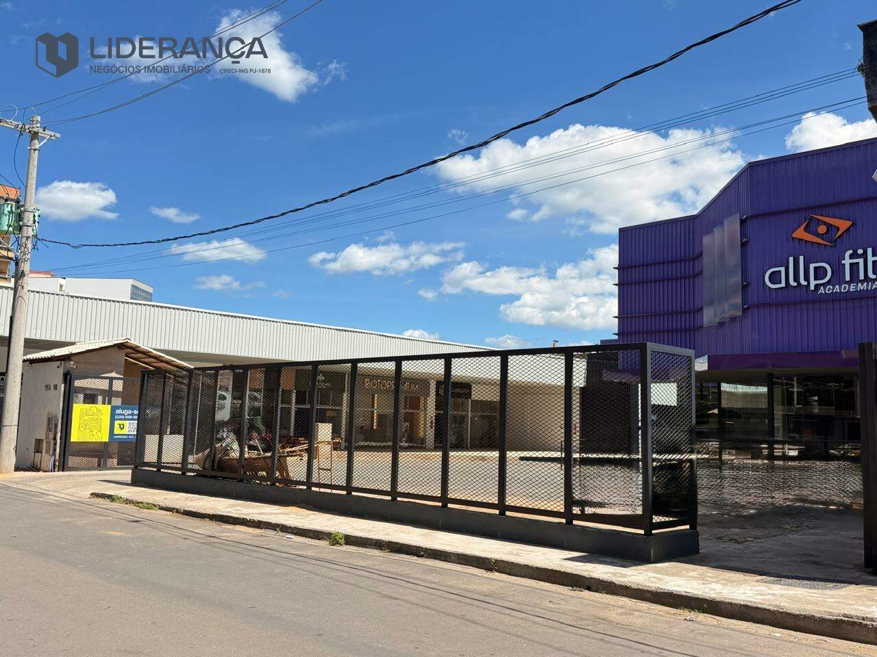 ponto comercial para aluguel no Dário Grossi: 