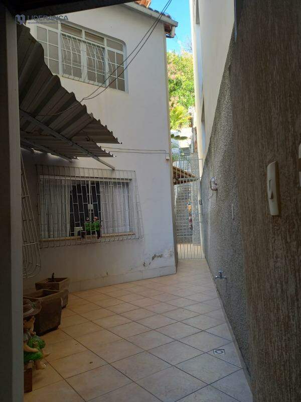 casa à venda no Centro: 