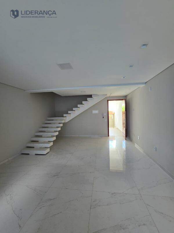 casa geminada à venda no Moacir Maria: 