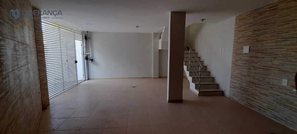 casa geminada à venda no Zacarias: 