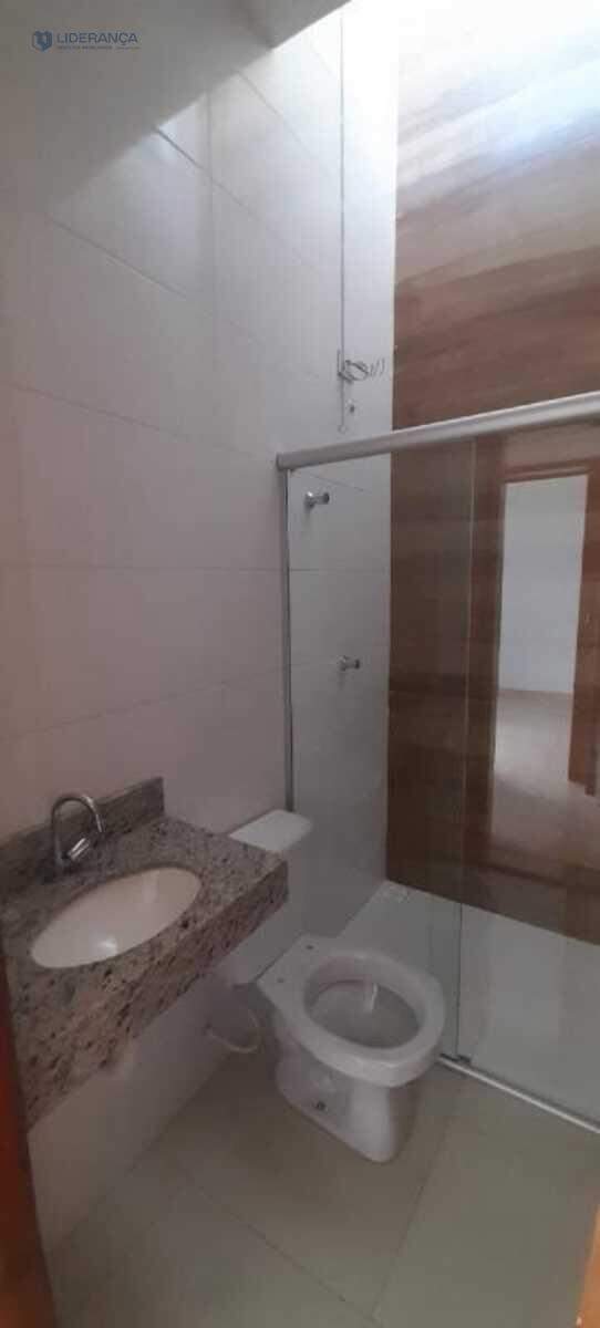 casa geminada à venda no Zacarias: 