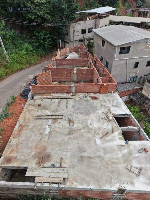 casa geminada à venda no Santo Antônio: 