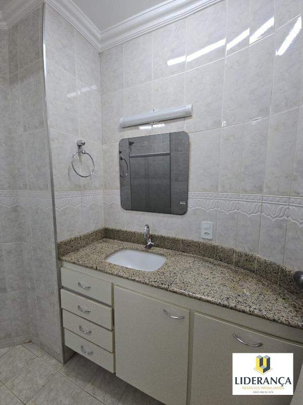 casa para aluguel no Dário Grossi: 