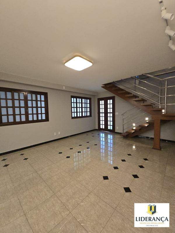 casa para aluguel no Dário Grossi: 