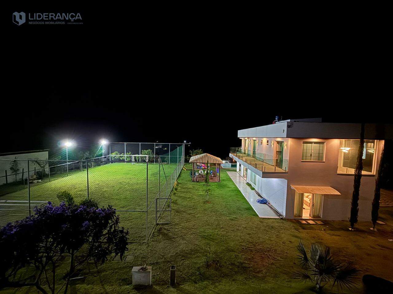 casa em condomínio à venda no Condomínio Fazendinha Vale das Águas: 