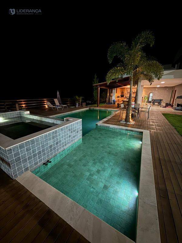 casa em condomínio à venda no Condomínio Fazendinha Vale das Águas: 