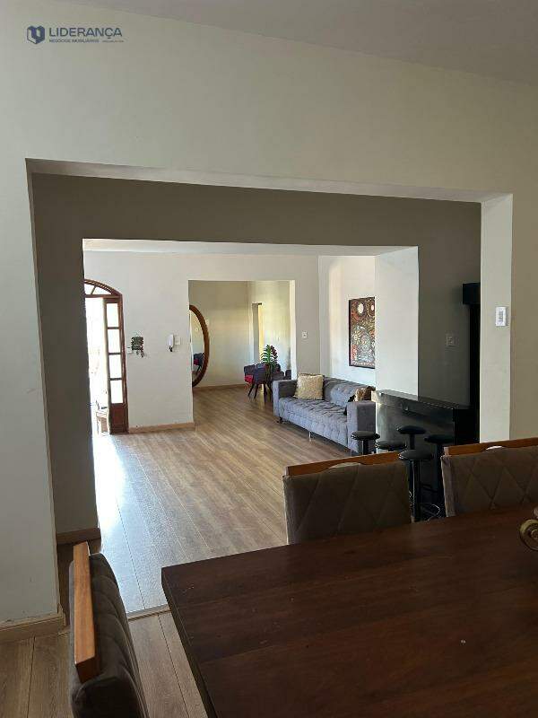 casa para aluguel no Centro: 