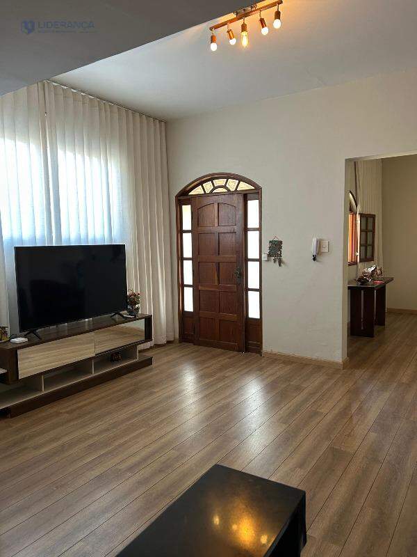 casa para aluguel no Centro: 