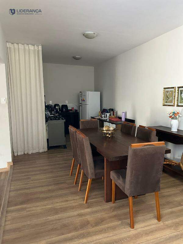casa à venda no Centro: 