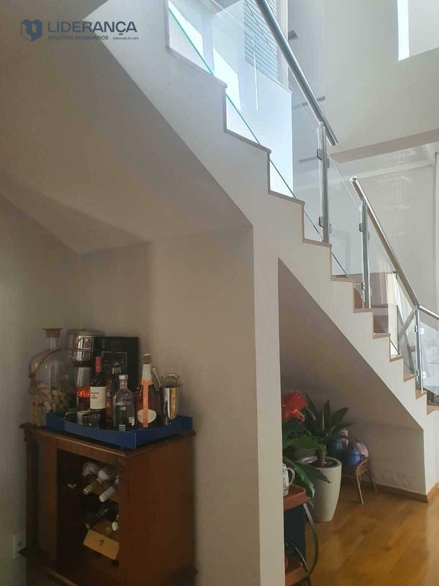 casa em condomínio à venda no Condomínio Morada do Lago 1: 