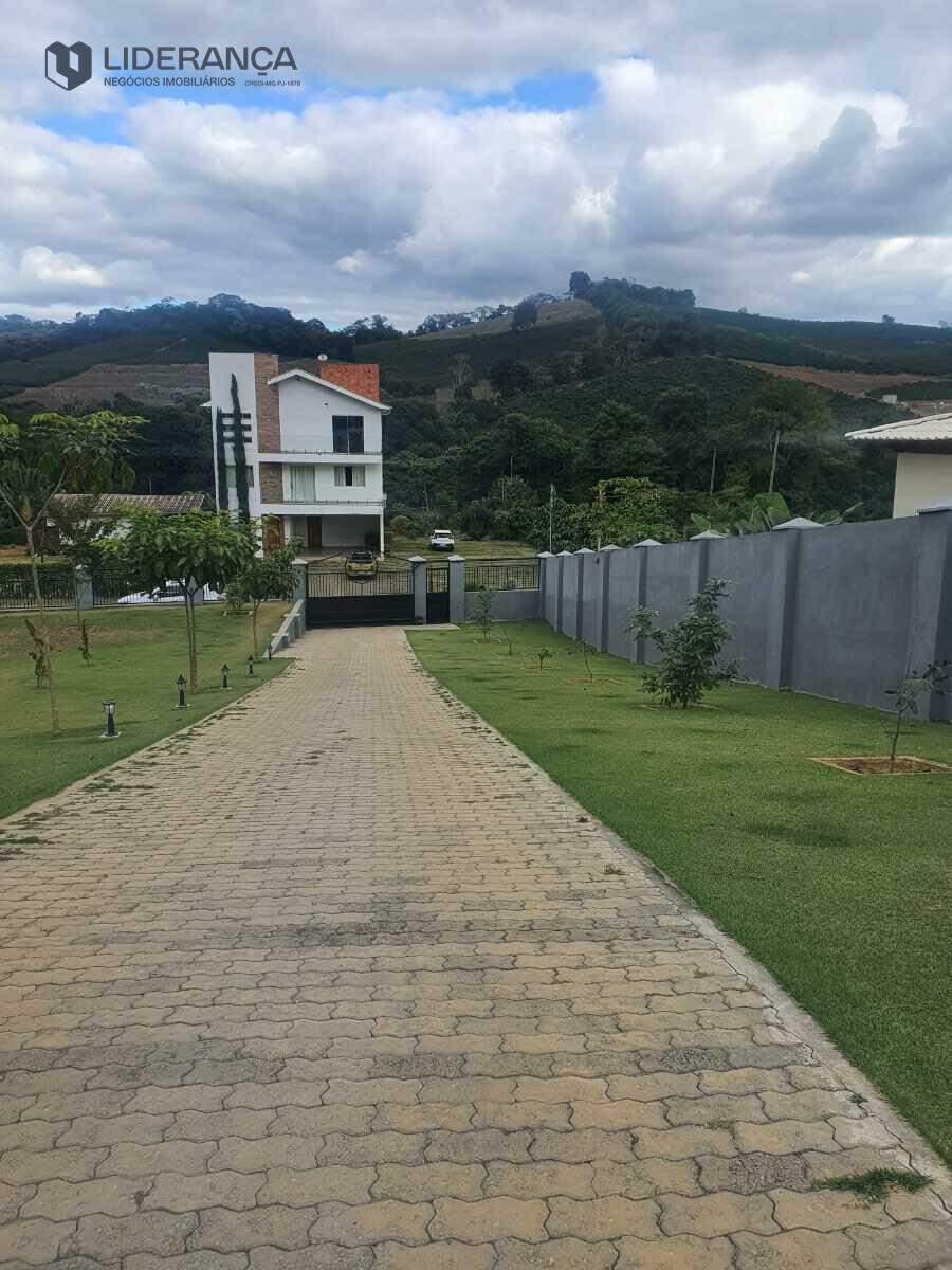 casa em condomínio à venda no Condomínio Fazendinha Vale das Águas: 