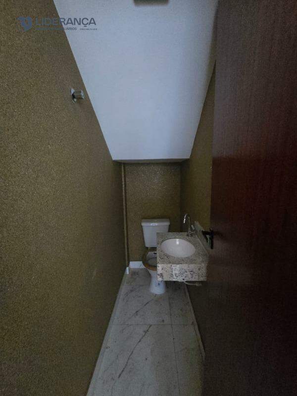 casa geminada à venda no Zacarias: 