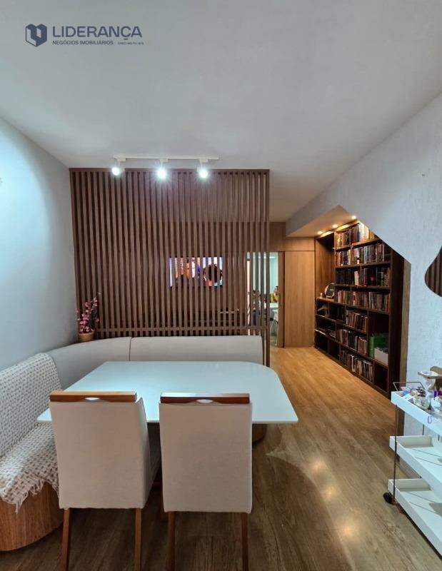 casa geminada à venda no Floresta: 
