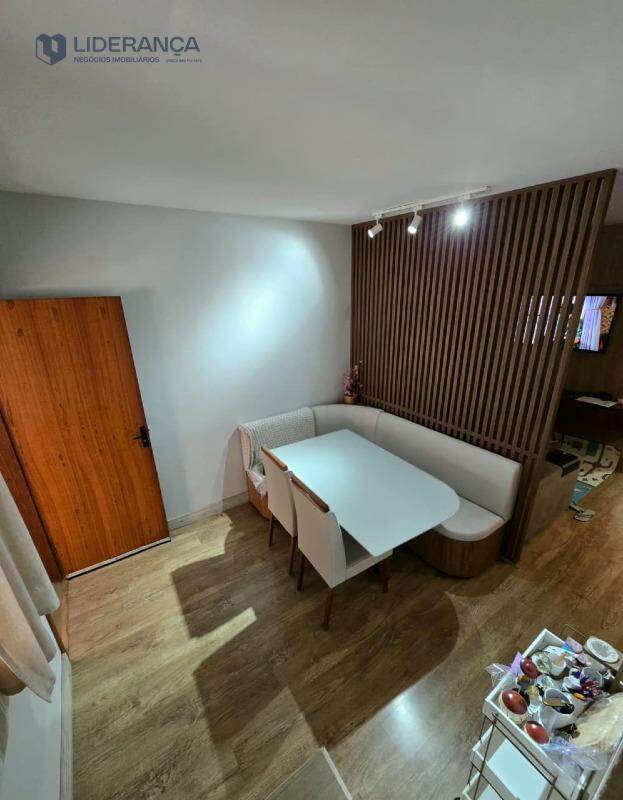 casa geminada à venda no Floresta: 