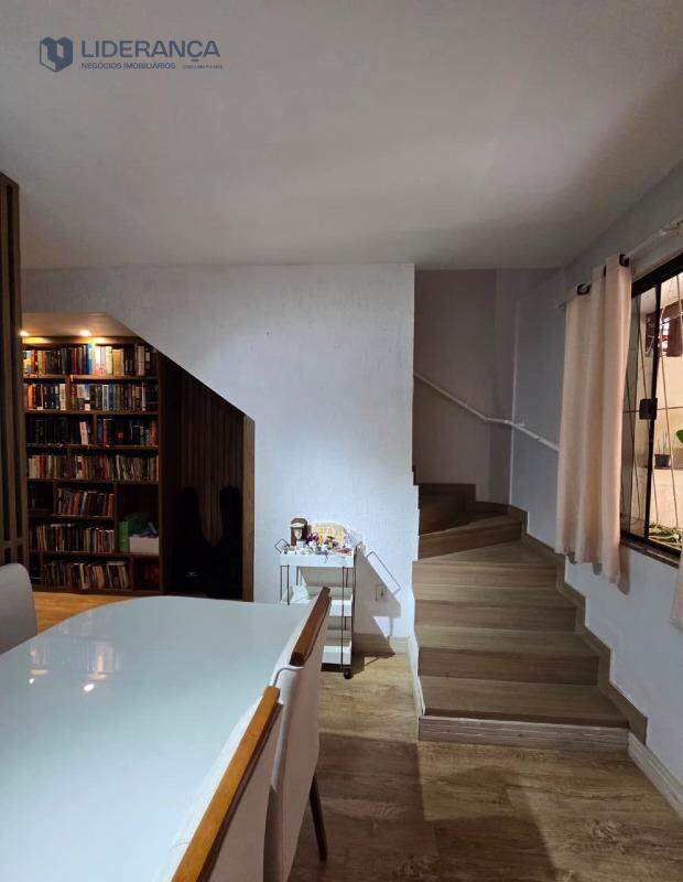 casa geminada à venda no Floresta: 