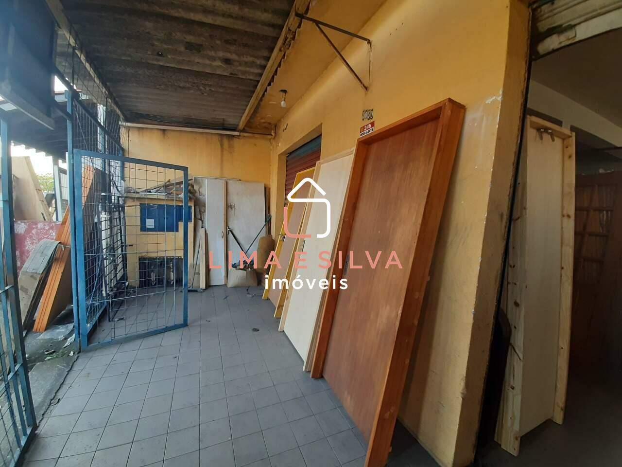 Salão Comercial para aluguel no Vila Jundiaí: 