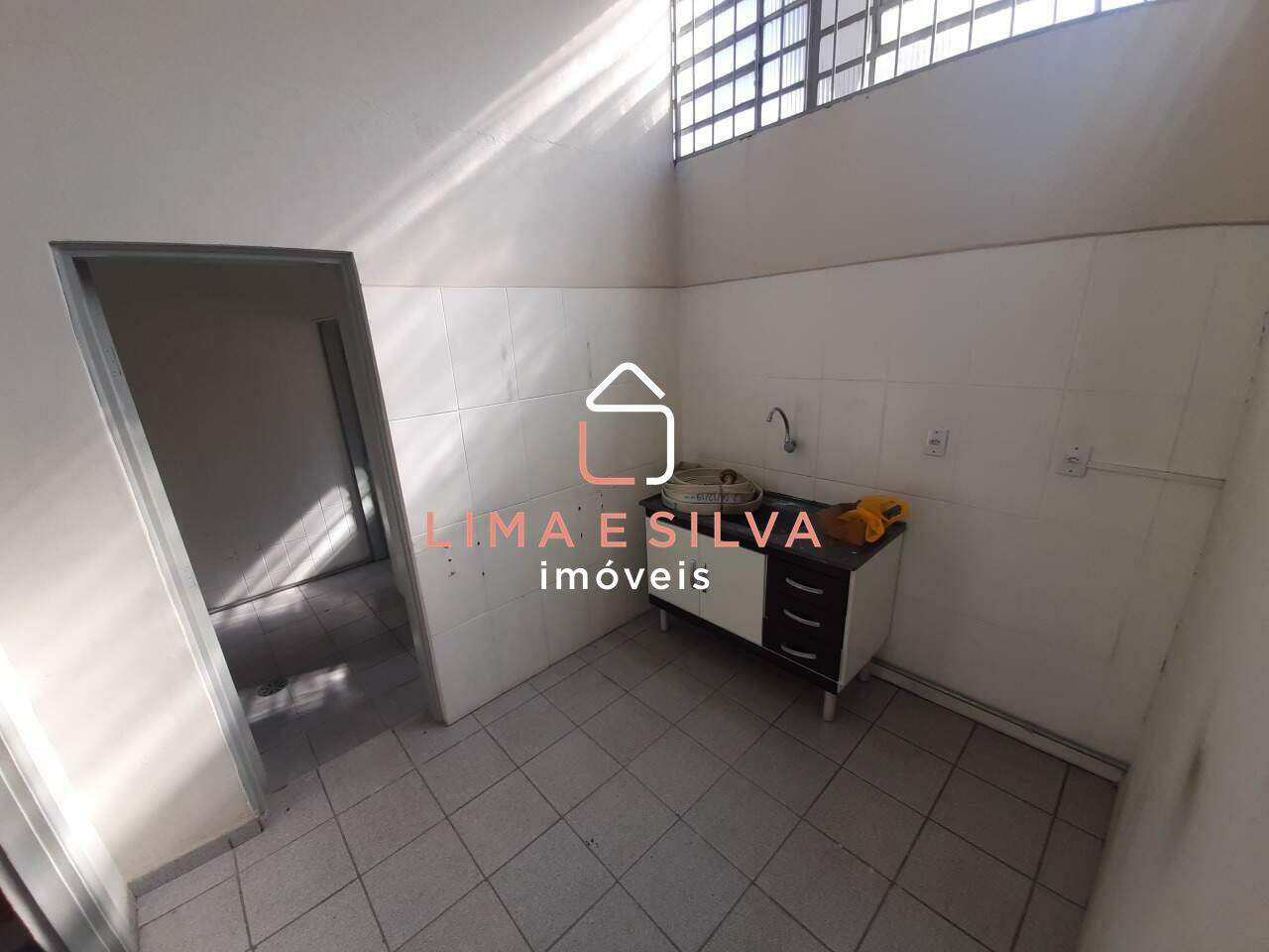 Salão Comercial para aluguel no Jundiapeba: 