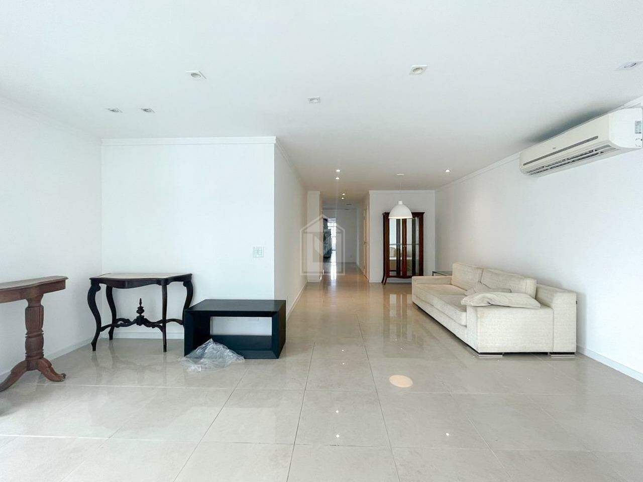 Apartamento para alugar com 4 quartos, 200m² - Foto 7