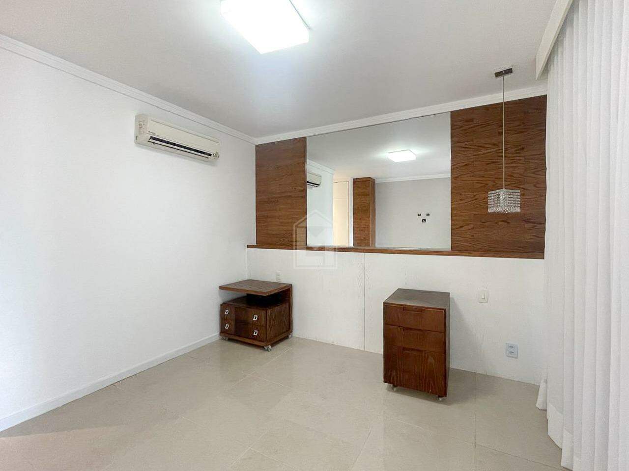 Apartamento para alugar com 4 quartos, 200m² - Foto 21