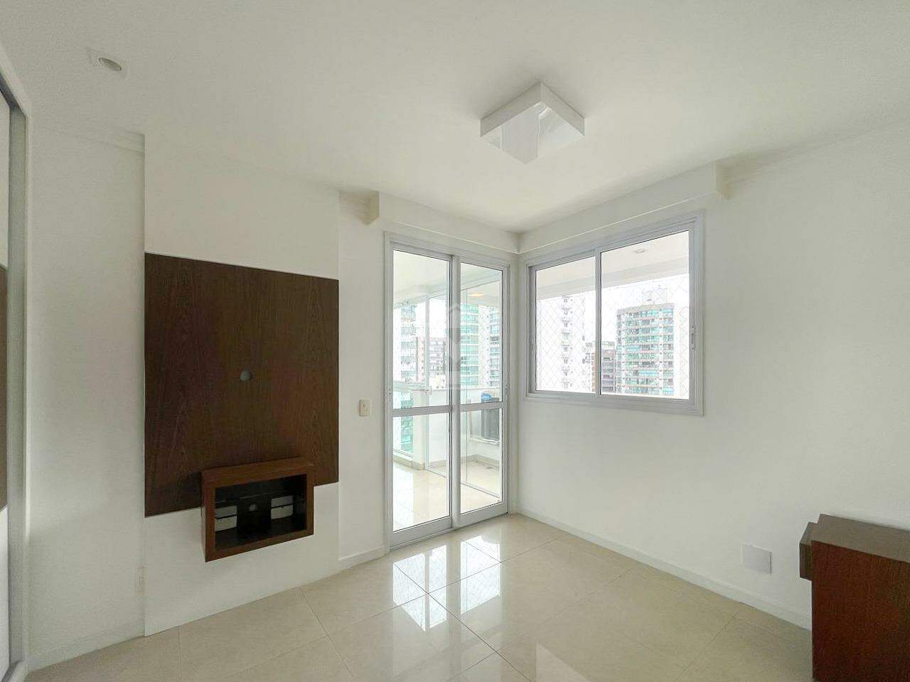 Apartamento para alugar com 4 quartos, 200m² - Foto 10