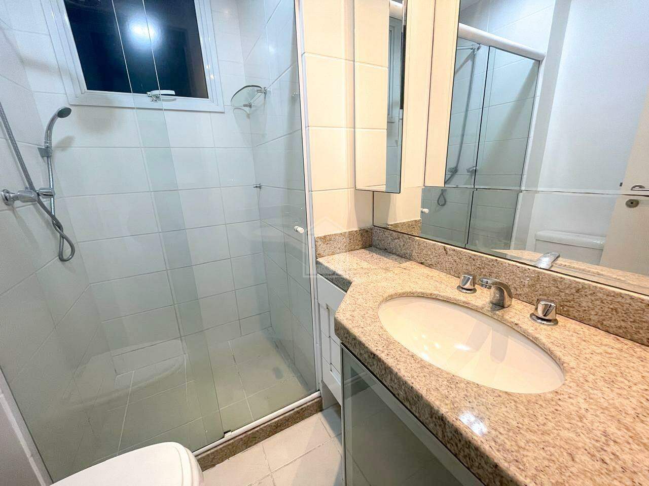 Apartamento para alugar com 4 quartos, 200m² - Foto 11