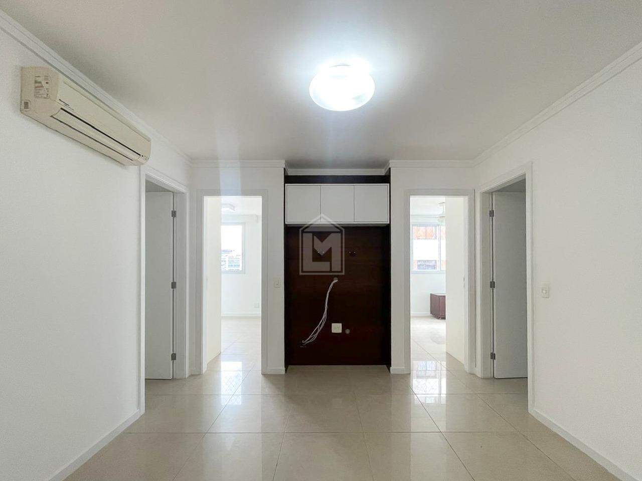 Apartamento para alugar com 4 quartos, 200m² - Foto 9