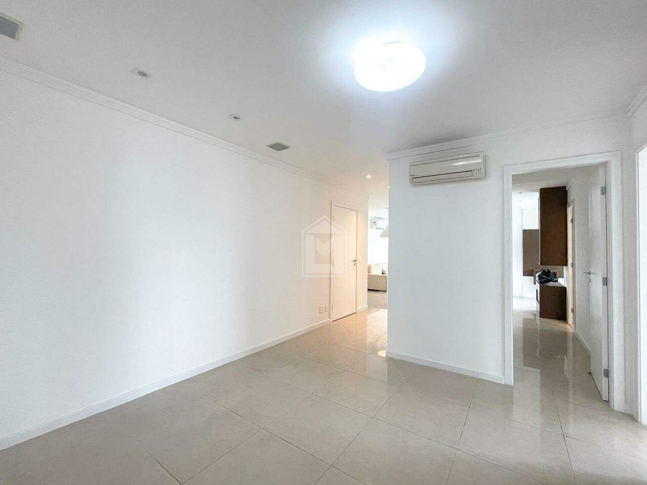 Apartamento para alugar com 4 quartos, 200m² - Foto 16