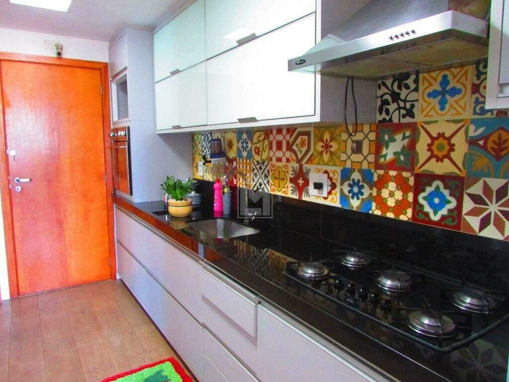 Apartamento à venda com 3 quartos, 115m² - Foto 9