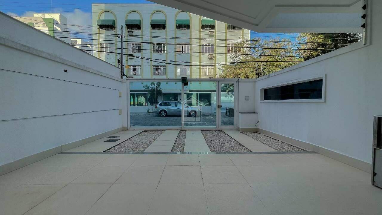 Casa à venda com 4 quartos, 200m² - Foto 27