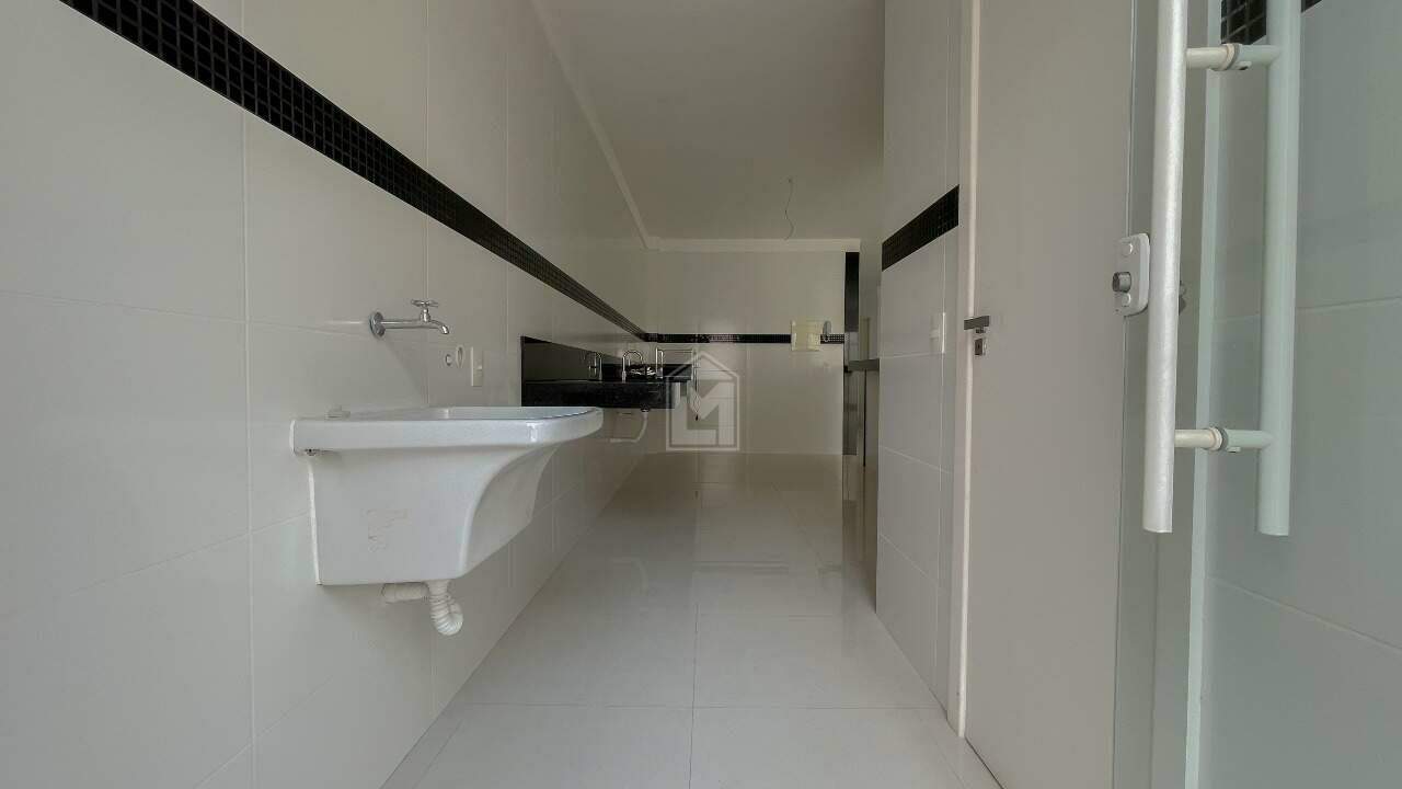 Casa à venda com 4 quartos, 200m² - Foto 9