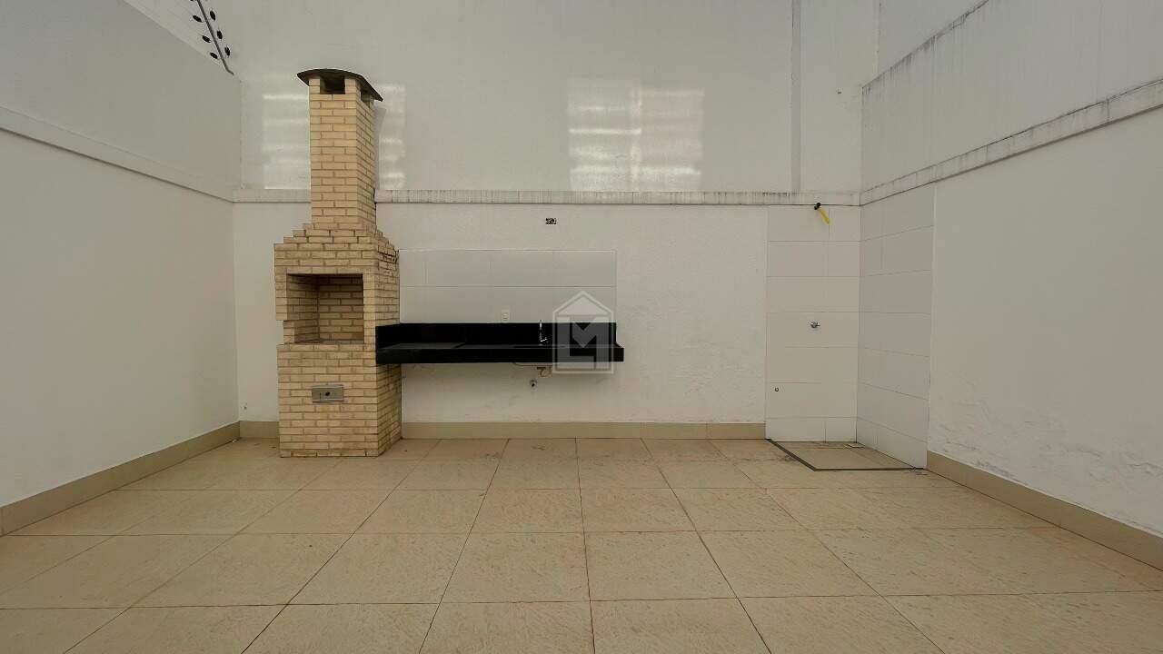 Casa à venda com 4 quartos, 200m² - Foto 11