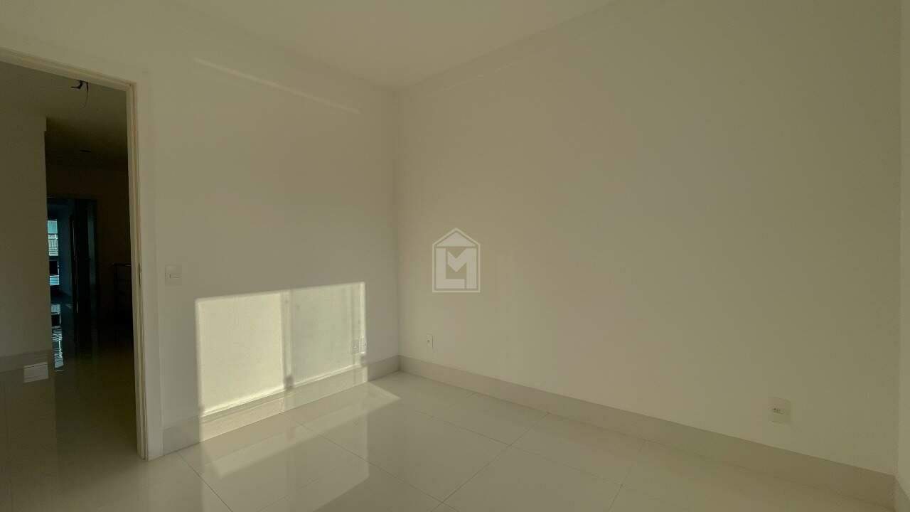 Casa à venda com 4 quartos, 200m² - Foto 19