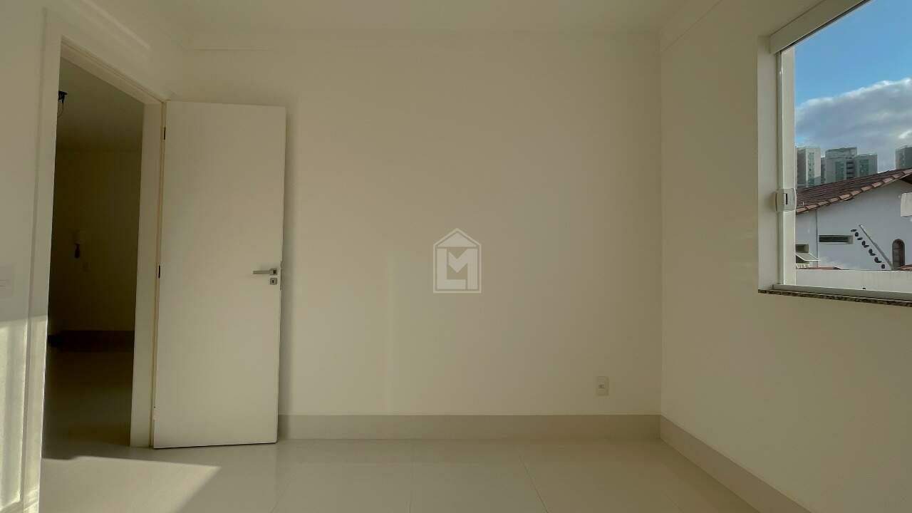 Casa à venda com 4 quartos, 200m² - Foto 22