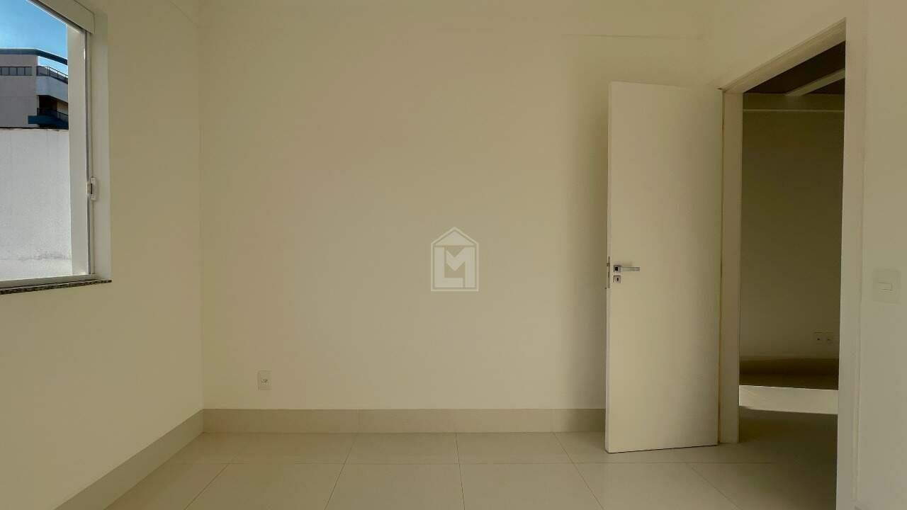 Casa à venda com 4 quartos, 200m² - Foto 20